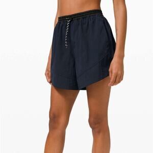 Lululemon Evergreen Short True Navy Black Shorts Women's Size 2